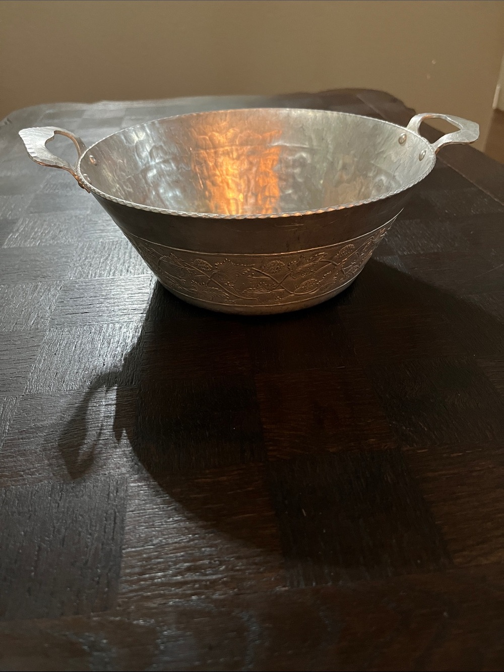 Everlast Hammered Silver-Tone Decorative Serving Bowl with Handles